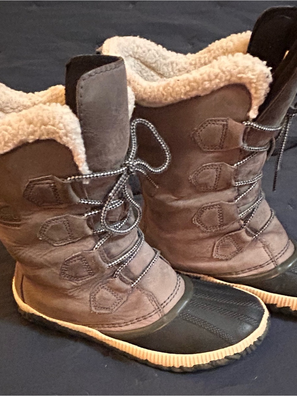 Sorel Brown and Black Waterproof Lace-Up Winter Boots with Cream Sherpa Collar
